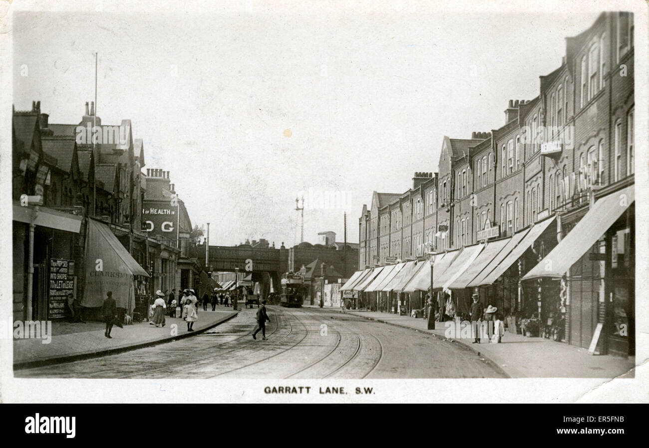 Garratt Lane, Wandsworth, London, in der Nähe von Earlsfield, County of London, England. Earlsfield London &amp; South Western Railway Station 1909 zeigt Stockfoto