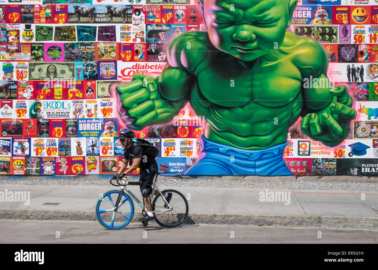 Ron's Englisch Houston Bowery Wand mit grünen Hulk baby Nolita, New York City. NYC Graffiti Stockfoto