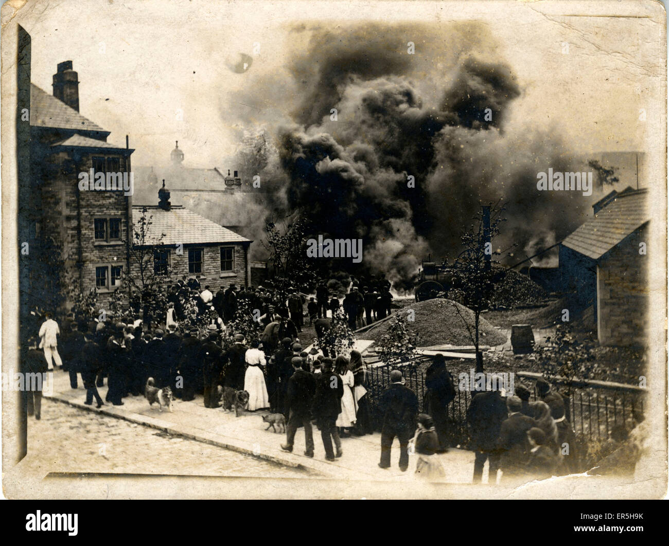 Feuer in der Schule, Littleborough, Lancashire Stockfoto