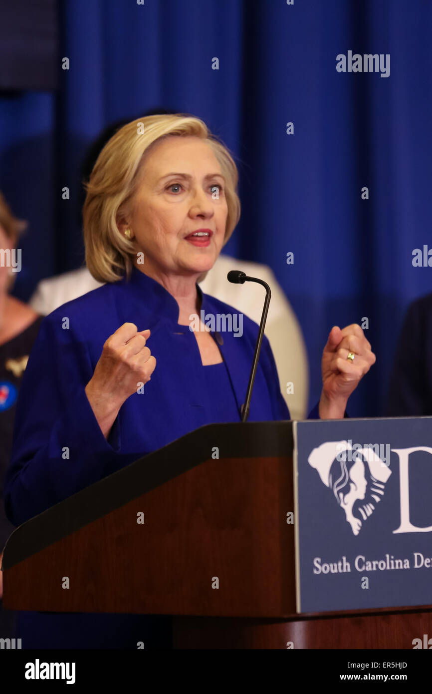 Der ehemalige Staatssekretär und demokratischen Präsidentschaftskandidaten Hillary Rodham Clinton spricht demokratischen Frauen dritten jährlichen Tag in blauen 27. Mai 2015 in Columbia, SC Dies ist Clintons Kampagne-Auftakt in South Carolina. Stockfoto