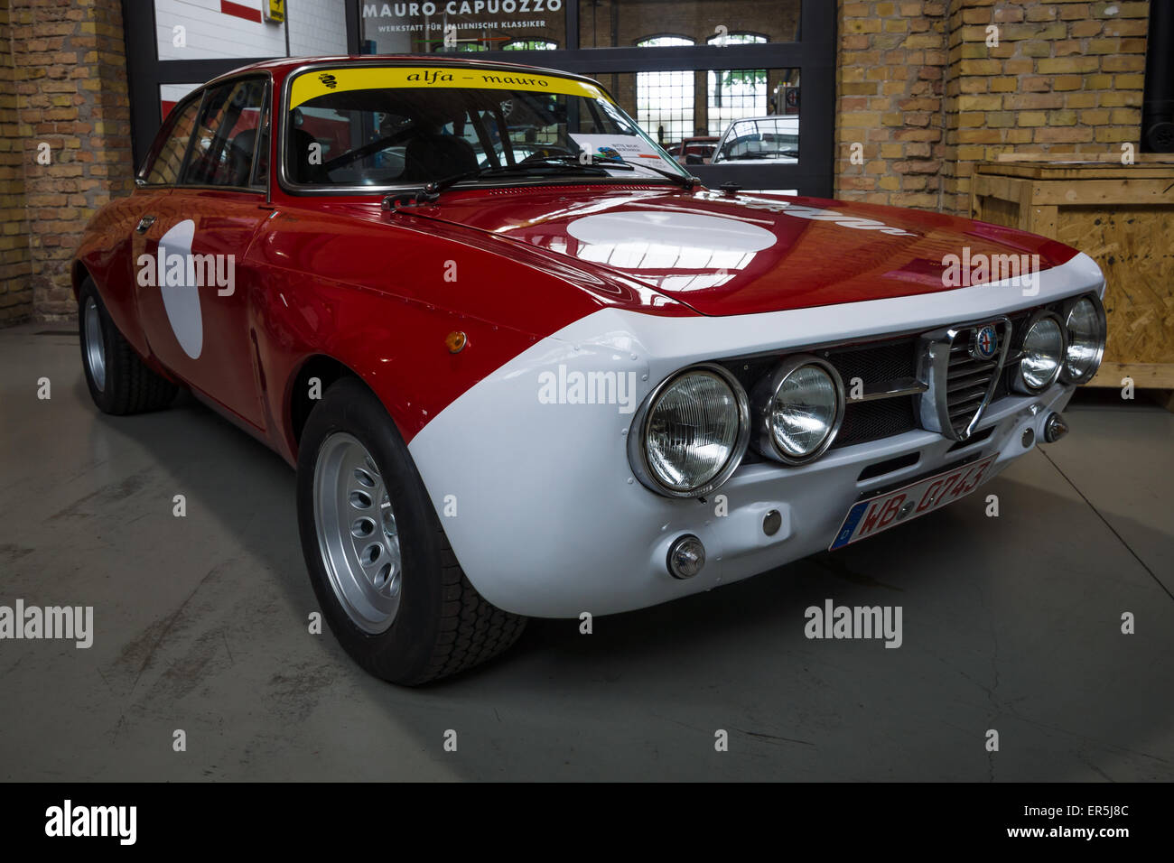 BERLIN - 10. Mai 2015: Luxus-Auto Alfa Romeo 2600 Sprint, Körper von Bertone. 28. Berlin-Brandenburg-Oldtimer-Tag Stockfoto