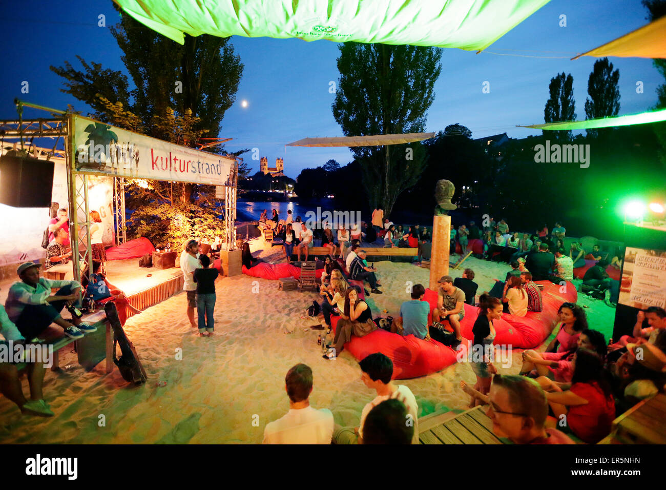 Kulturstrand an Corneliusbruecke, München, Bayern, Deutschland Stockfoto