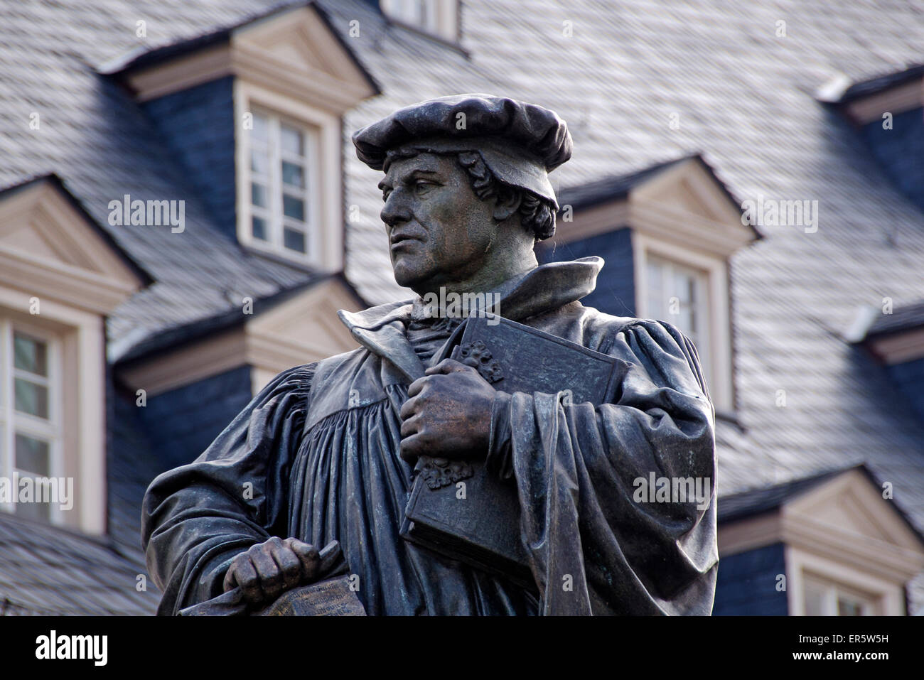 Martin Luther Denkmal, Marktplatz, Lutherstadt Eisleben, Sachsen-Anhalt, Deutschland, Europa Stockfoto
