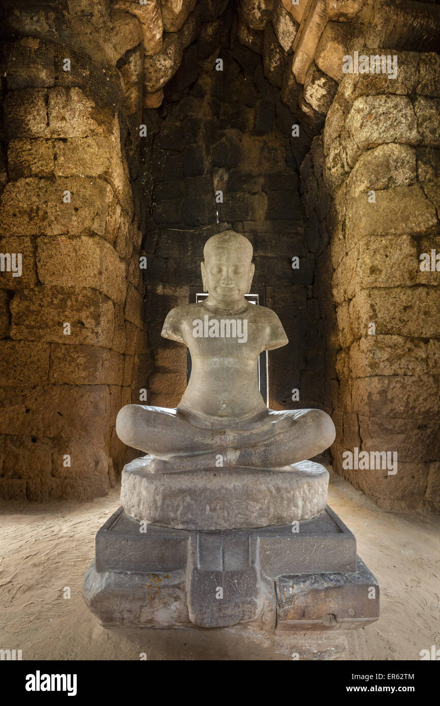 Sandstein-Statue von König Jayavarman VII. in Prang Hin Daeng, Phimai Historical Park, Provinz Nakhon Ratchasima, Korat, Isan Stockfoto