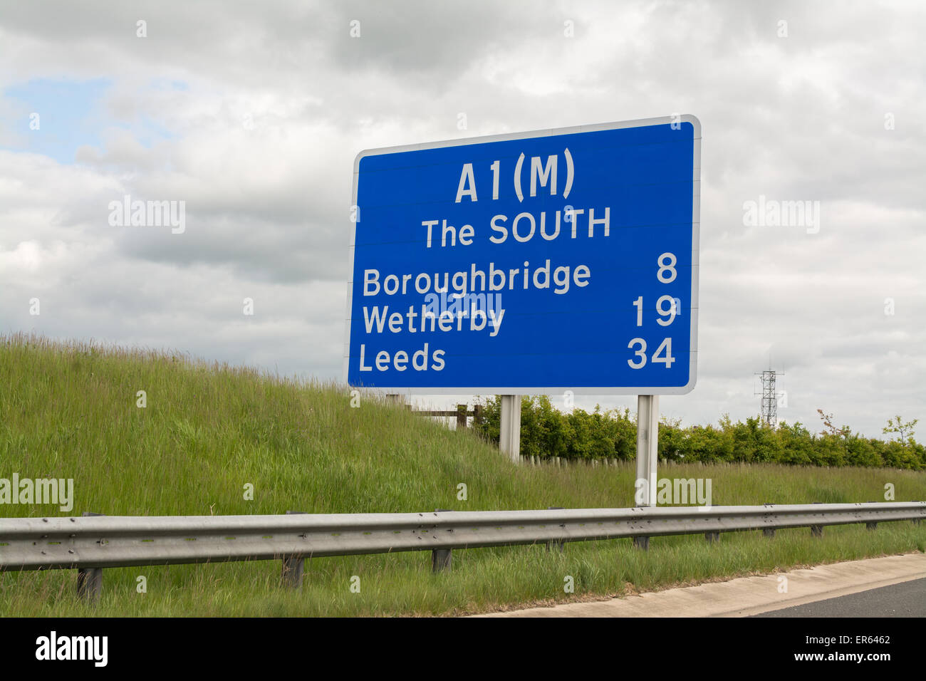 Autobahn sicherheitsbarriere -Fotos und -Bildmaterial in hoher ...