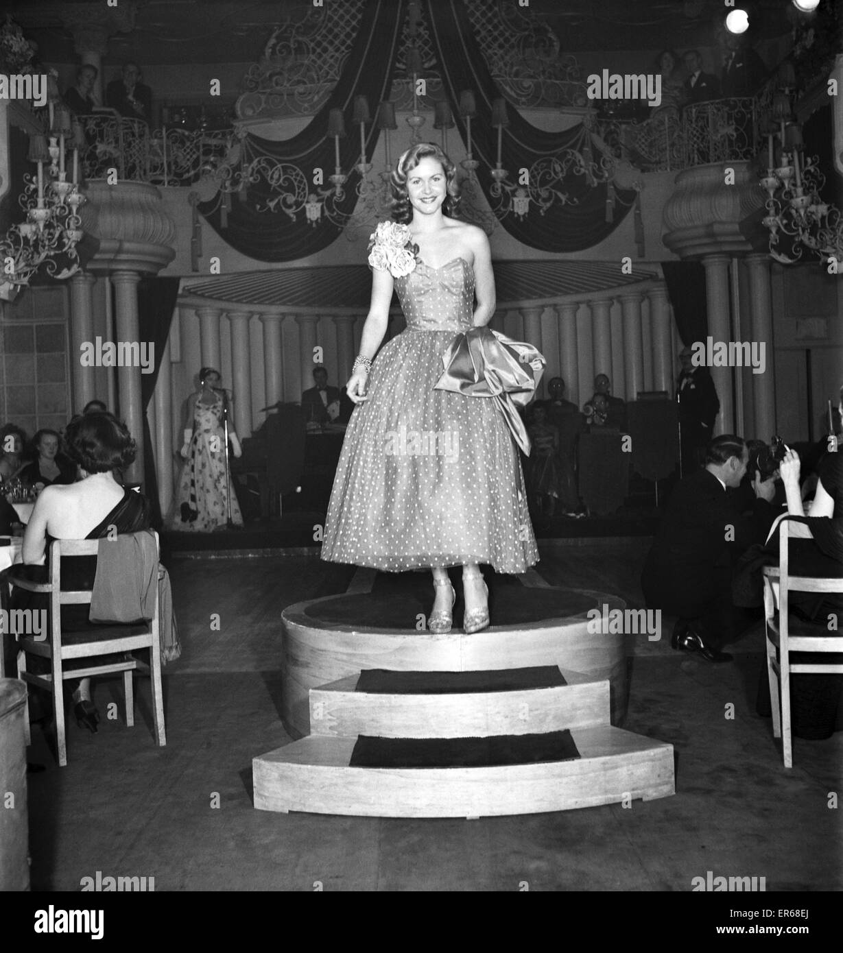Modenschau im Cirs-Club in London. März 1953 G19-001 Stockfoto