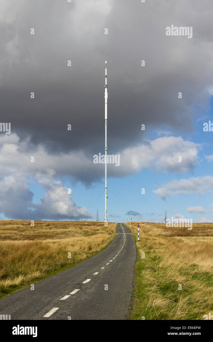 Winter-Hügel TV-Sendemast auf der Oberseite Rivington Moor, Bolton, Lancashire. Stockfoto