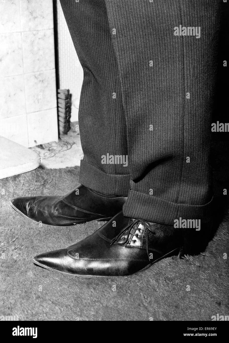 Winklepickers Schuhe, 1960. P025217 Stockfotografie - Alamy