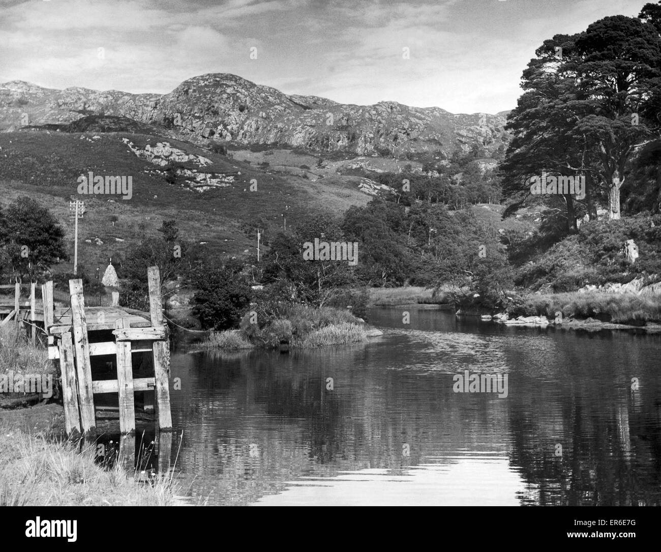 Der Fluß Shiel am Eingang zum Loch Shiel. 20. Oktober 1945 Stockfoto