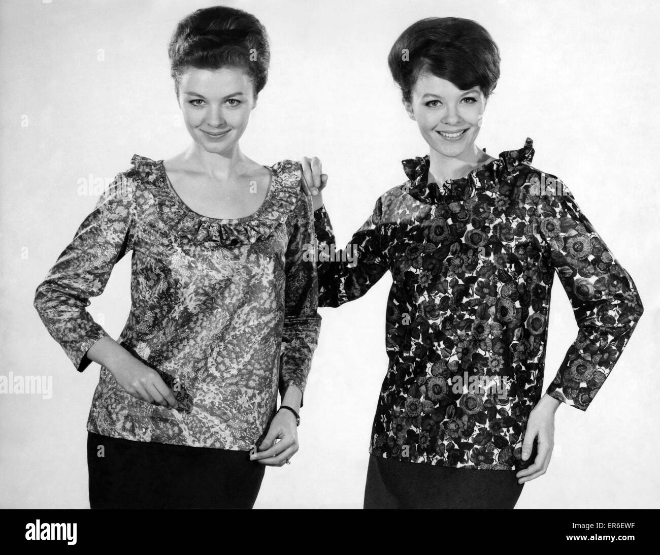Tagwache Moden 1965: Della und Pat jung. März 1965 P006621 Stockfoto