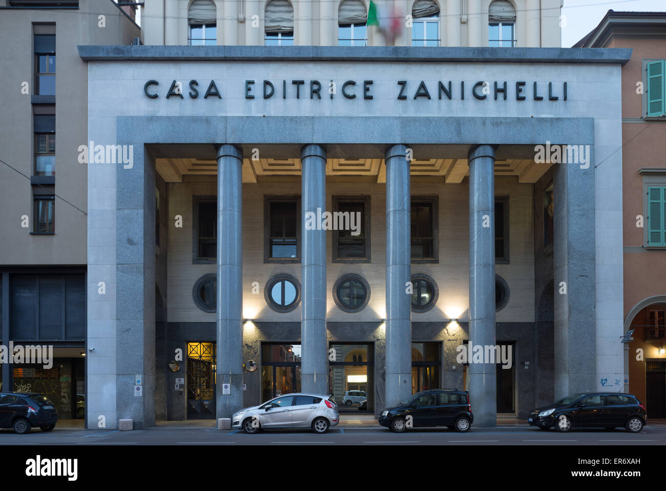 Casa Editrice Zanichelli. Faschistische Architektur in Bologna-Italien. Stockfoto