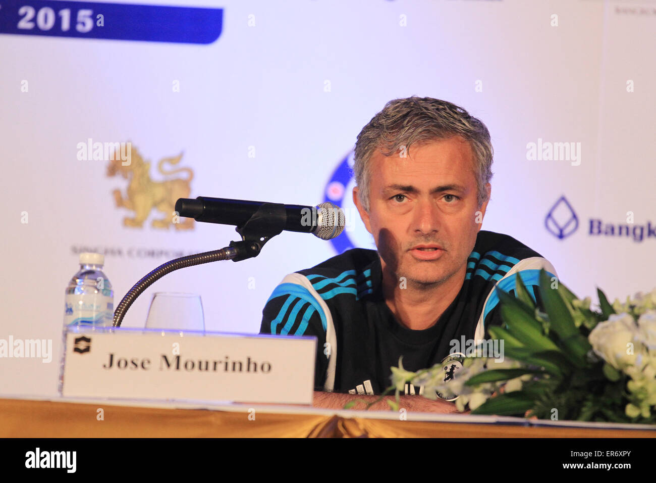 Bangkok, Thailand. 28. Mai 2015. Chelsea-Trainer Jose Mourinho auf einer Pressekonferenz vor dem Thailand All-Stars-Team am 30. Mai 2015 in Bangkok im Rahmen der pre-Season-der Team-Tour in Asien. © Vichan Poti/Pacific Press/Alamy Live-Nachrichten Stockfoto