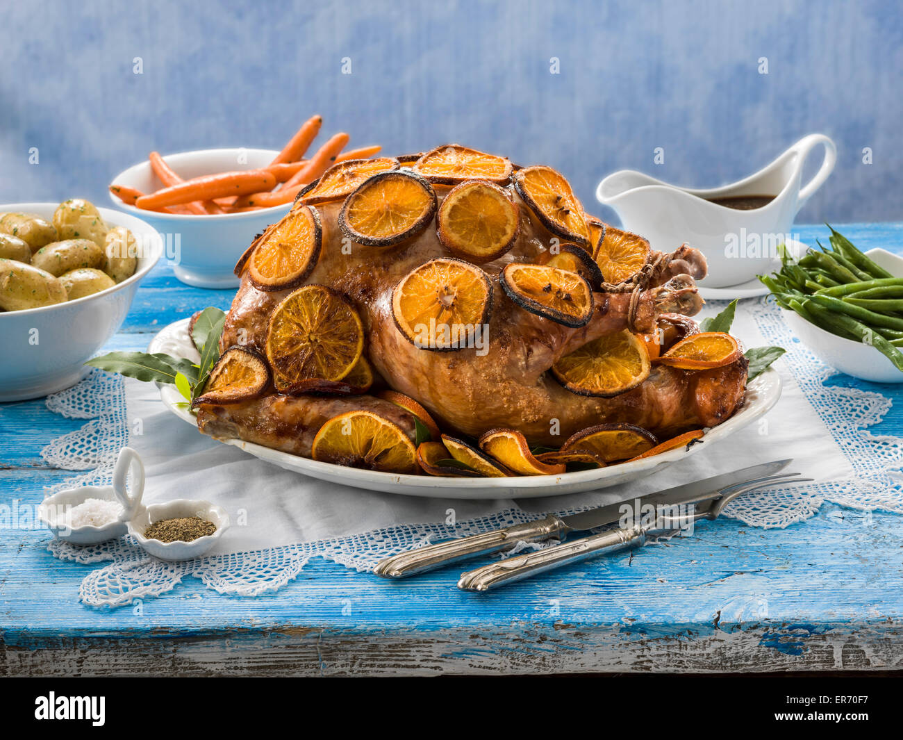 Ganze Türkei Orange glasiert mit Orangenscheiben Stockfoto