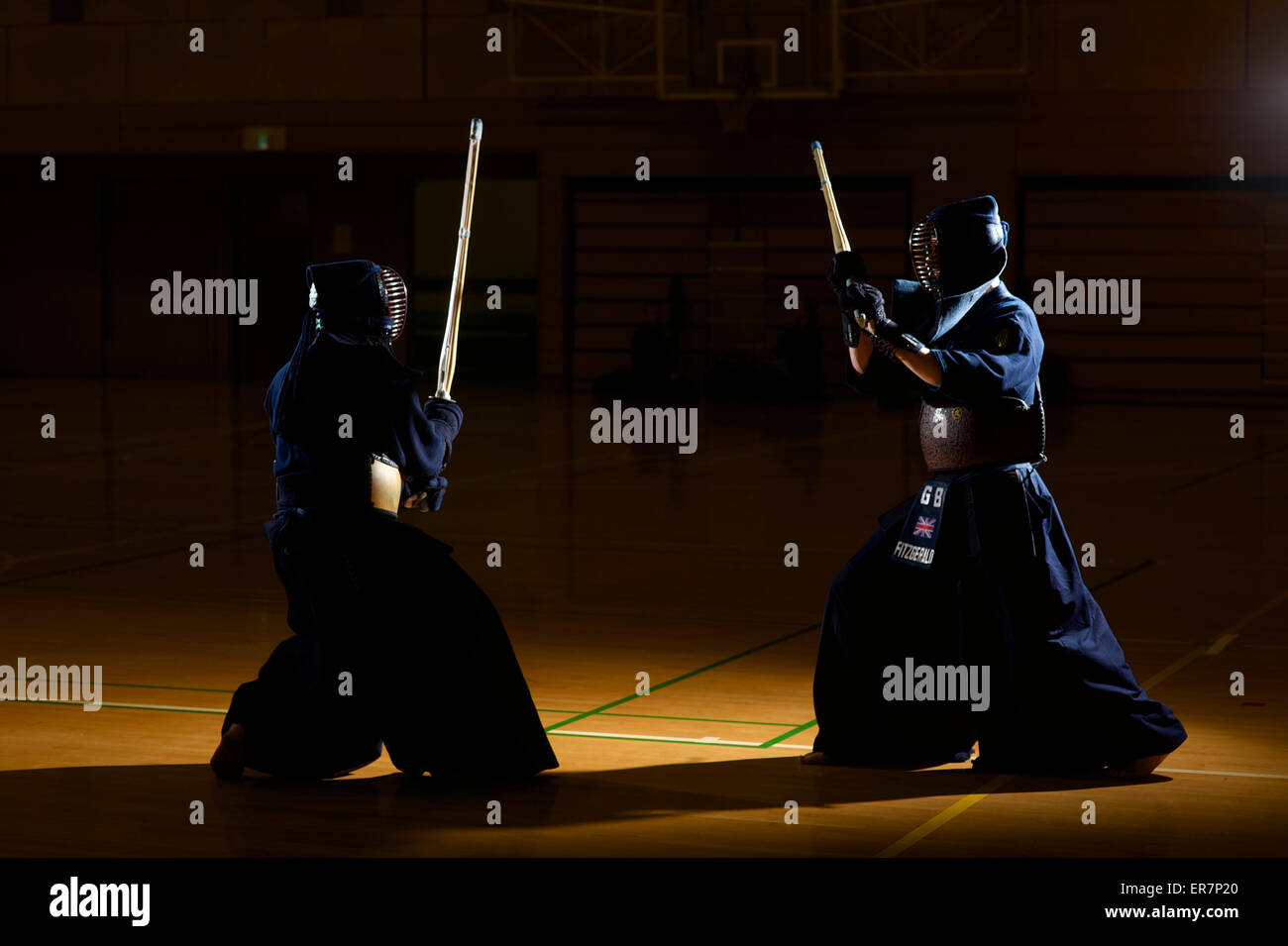 Tokio, Japan. 28. Mai 2015. Andy Fisher (links) und Jon Fitzgerald von Kendo GB Herrenteam. Kendo-WM beginnt 29. Mai im Nippon Budokan. Bildnachweis: Peter Blake/Alamy Live-Nachrichten Stockfoto