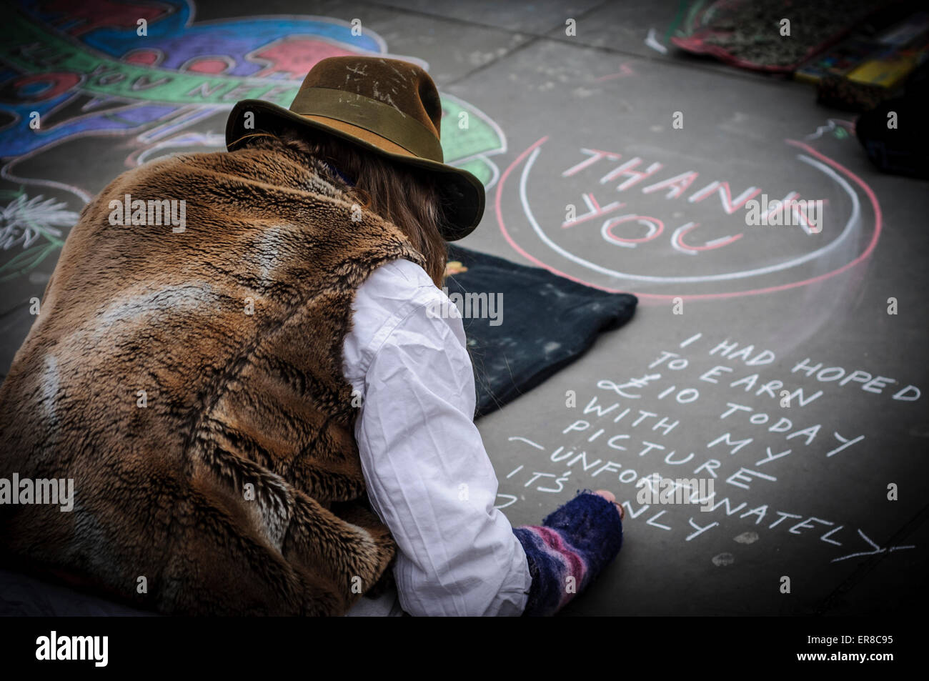 Streetart-Künstler schreiben Nachricht an sein Publikum, London, UK Stockfoto