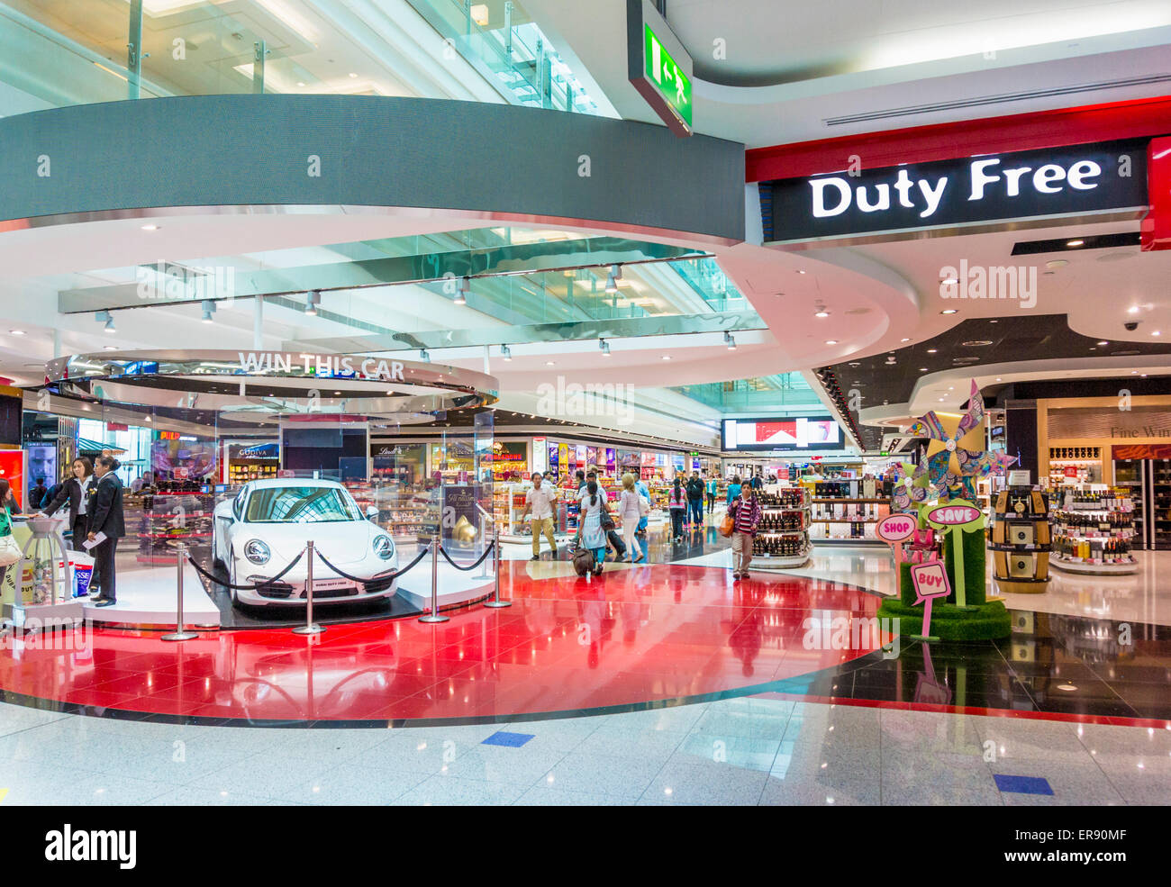 Dubai International Flughafen Duty free, Dubai City, Vereinigte Arabische Emirate, Vereinigte Arabische Emirate, Naher Osten Stockfoto