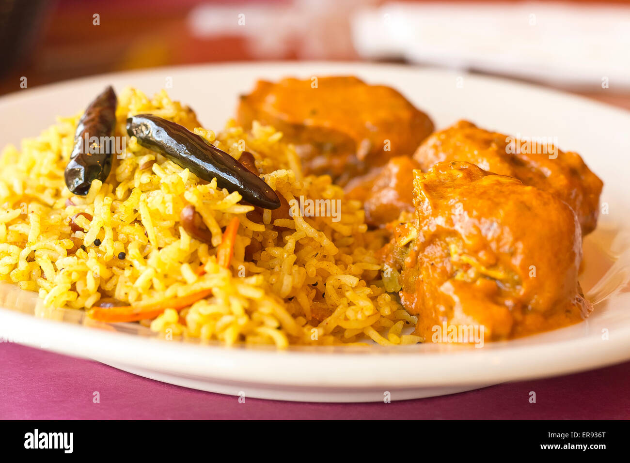 Vegetarische Malai Kofta-Kugeln in Soße Sauce mit Tamarinde Basmati-Reis Stockfoto