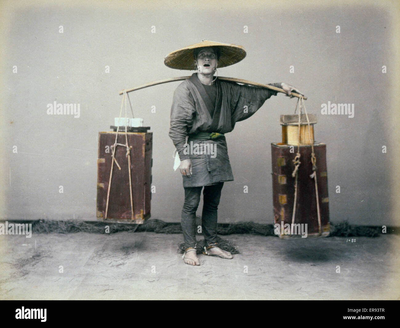 Portier mit Schulterstange, durchgehendes Studioporträt, Stan Stockfoto