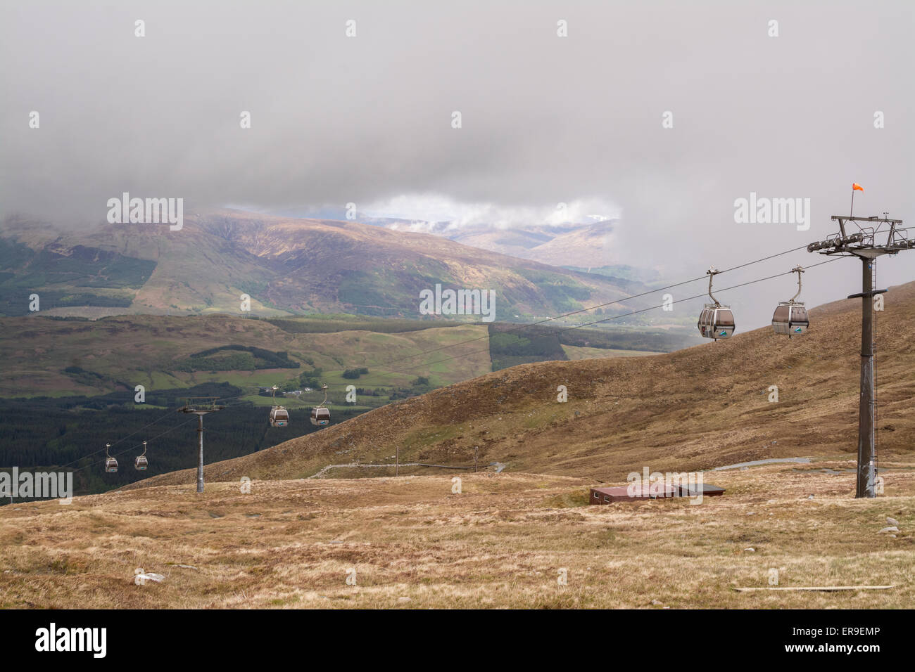 Nevis Range Gondel, Aonach Mor, Fort William, Schottland - ein Bruch in den Wolken Stockfoto