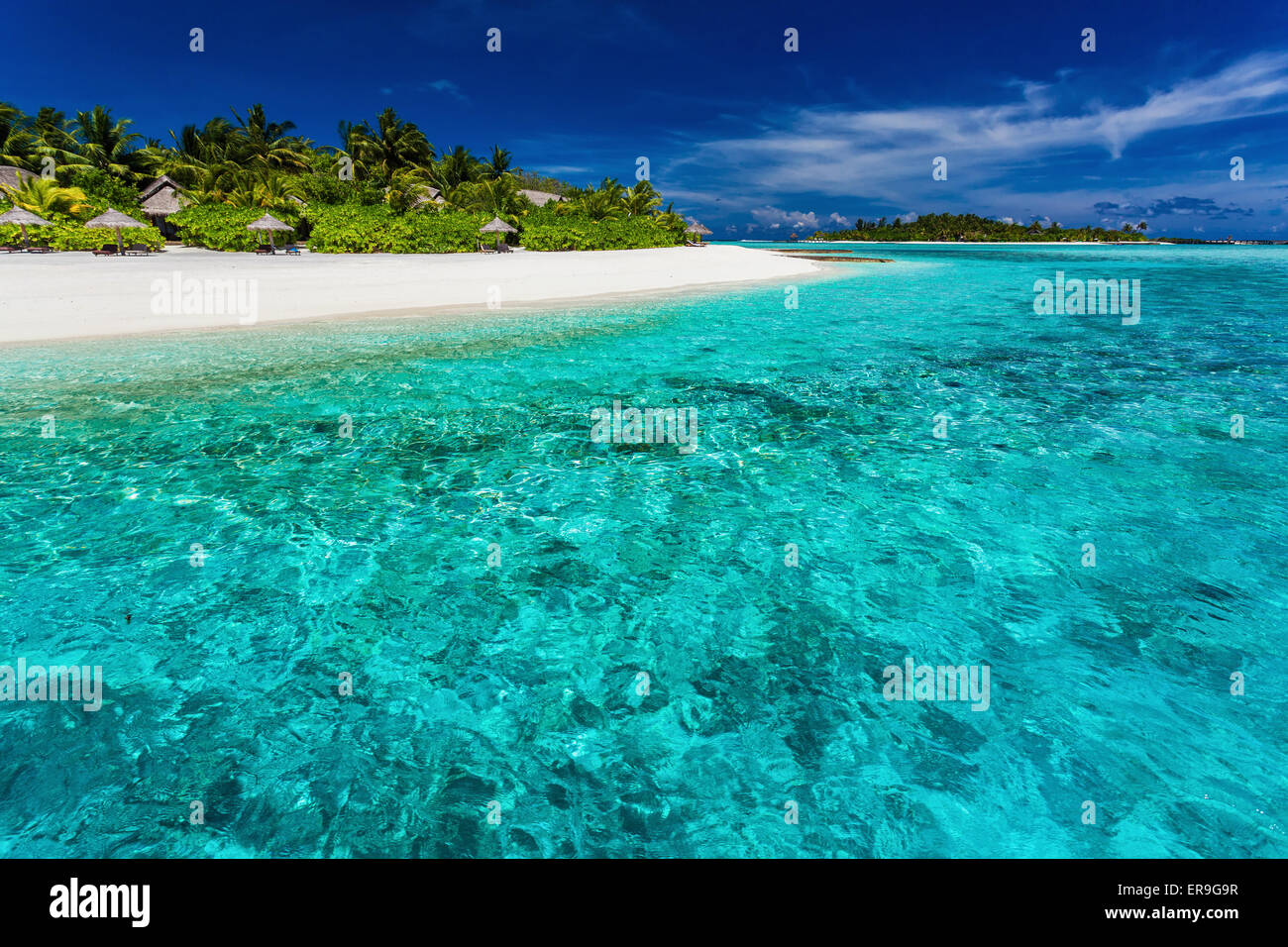 Die schönsten Schnorchel Strandlage Haupt-Resort auf den Malediven Stockfoto
