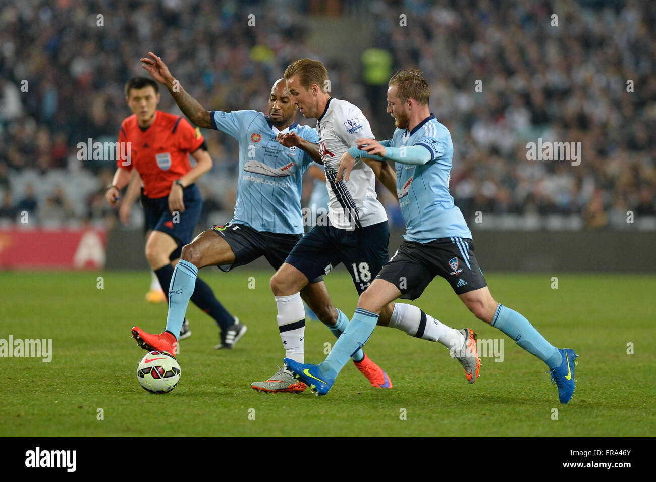 Sydney, Australien. 30. Mai 2015. Tottenham Hotspurs Nachsaison Tour Fußball freundlich. Sydney FC gegen Tottenham Hotspur FC. Sporen vorwärts Harry Kane zieht sich durch die Sydney-Verteidigung. Spurs gewann das Spiel mit 1: 0. Bildnachweis: Aktion Plus Sport/Alamy Live-Nachrichten Stockfoto