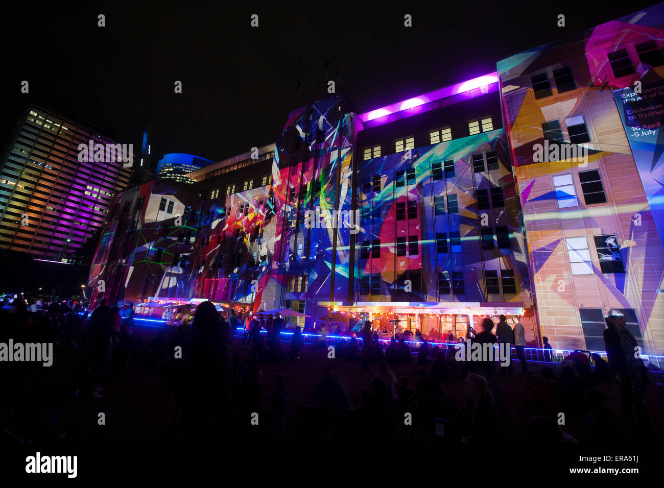 Vivid Sydney 2015 läuft Musik, Licht und Ideen-Festival vom 22. Mai 2015 bis 8 Juni in einer Reihe von Sydney Bezirke. Klang und Farbe Maschinen, die ändern ihre Farbe und Form durch 3D Mapping, schafft Künstler Rebecca Baumann und Danny Rose mechanisiert Farbe Assemblage. Stockfoto