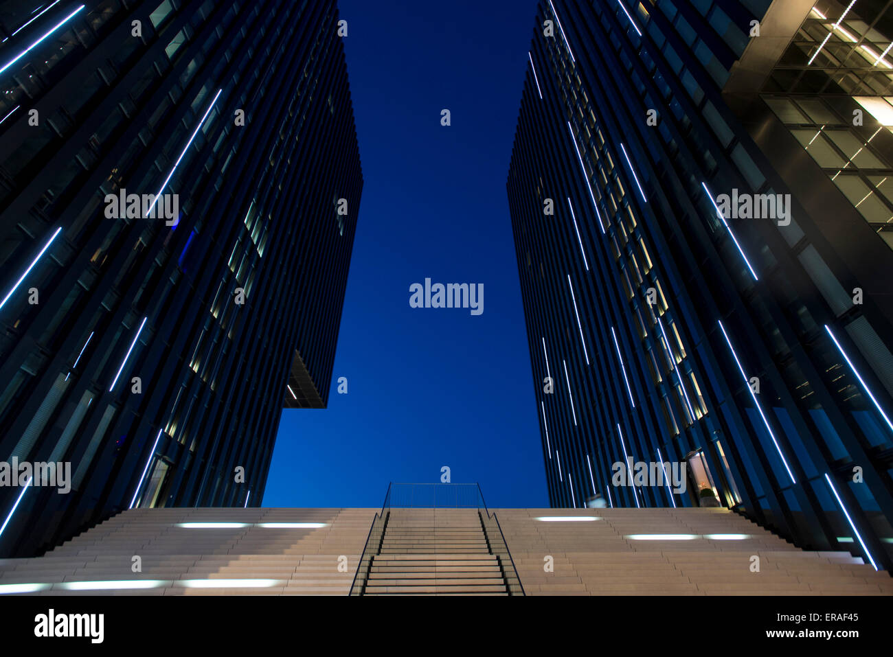 Treppe im Hyatt Regency Hotel, Medienhafen Bezirk, Düsseldorf, Nordrhein-Westfalen, Deutschland, Europa Stockfoto