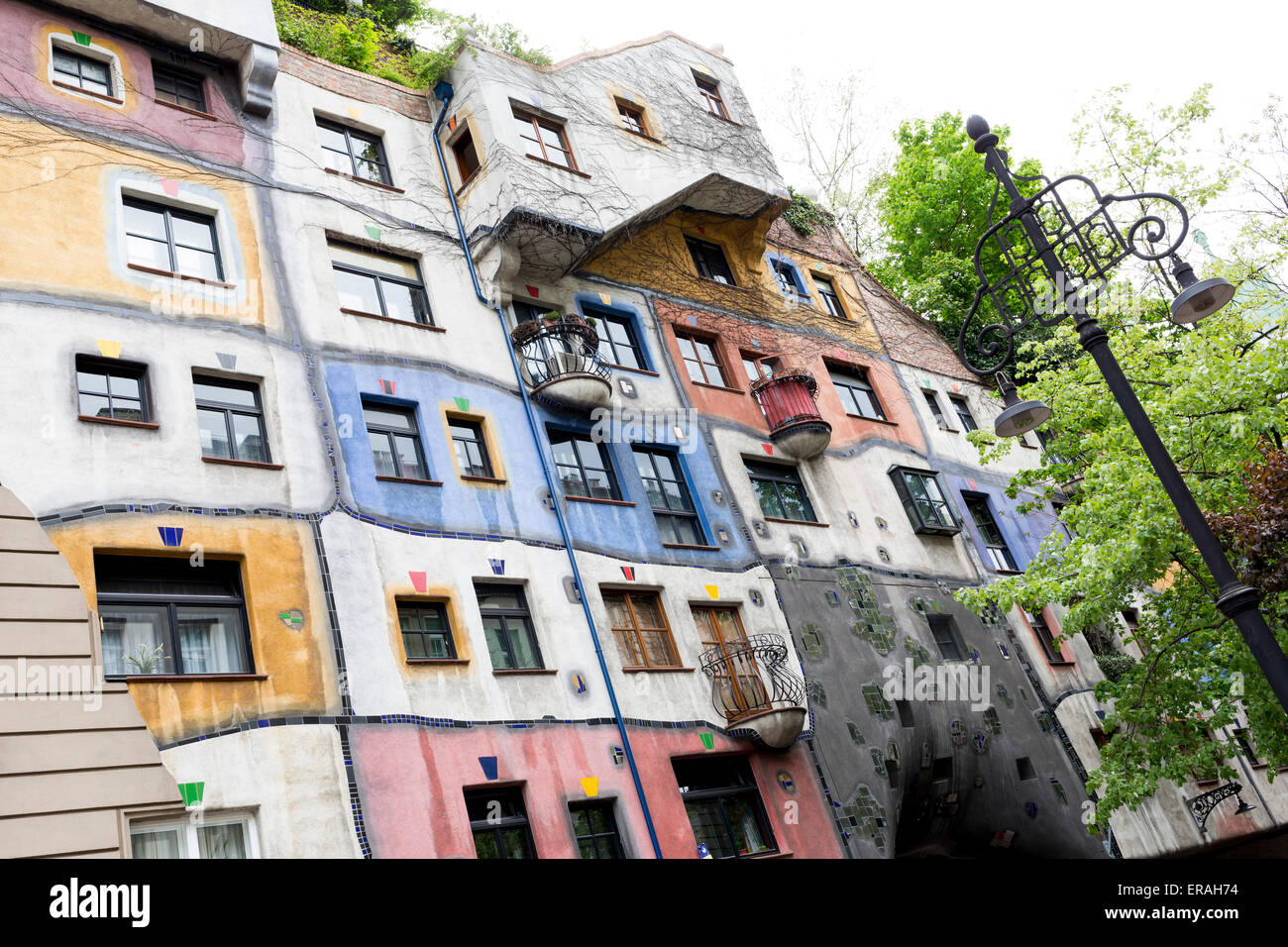 Das Hundertwasserhaus ist ein Appartement-Haus in Wien, Österreich, gebaut nach der Idee und Konzept des österreichischen Künstlers Friedensreic Stockfoto