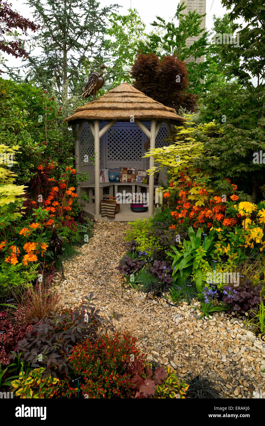 Gartenmöbel-Display an der großen Pavillon auf der RHS Chelsea Flower Show 2015 Stockfoto