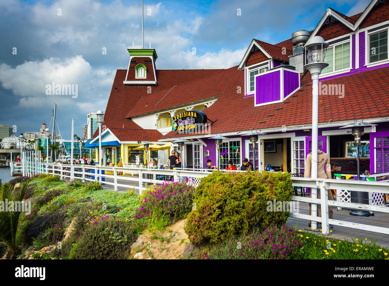 Restaurants an der Uferpromenade in Long Beach, Kalifornien. Stockfoto