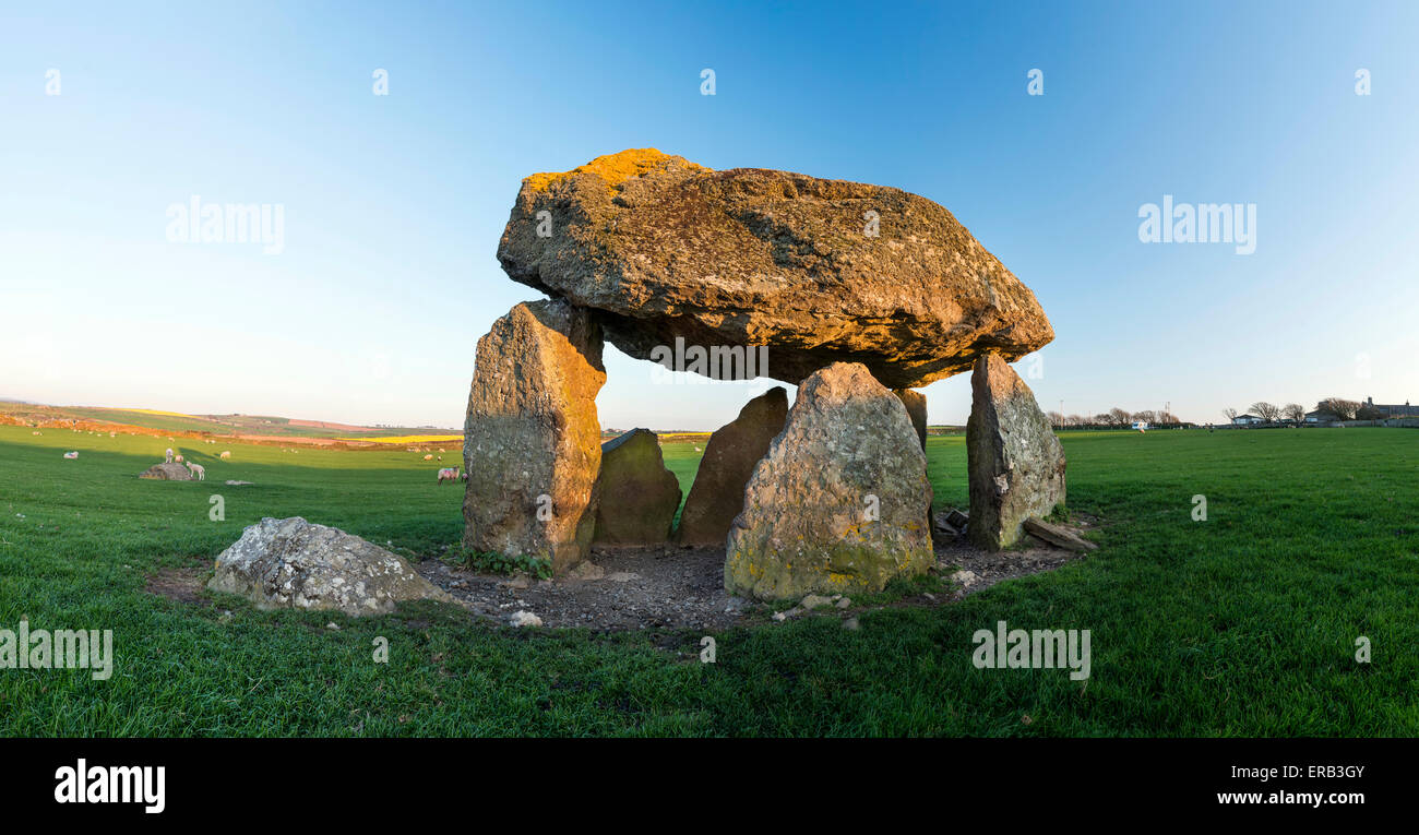 Position Samson neolithischen Burial Chamber (Cromlech) in der Nähe von Abercastle, Pembrokeshire, Wales Stockfoto