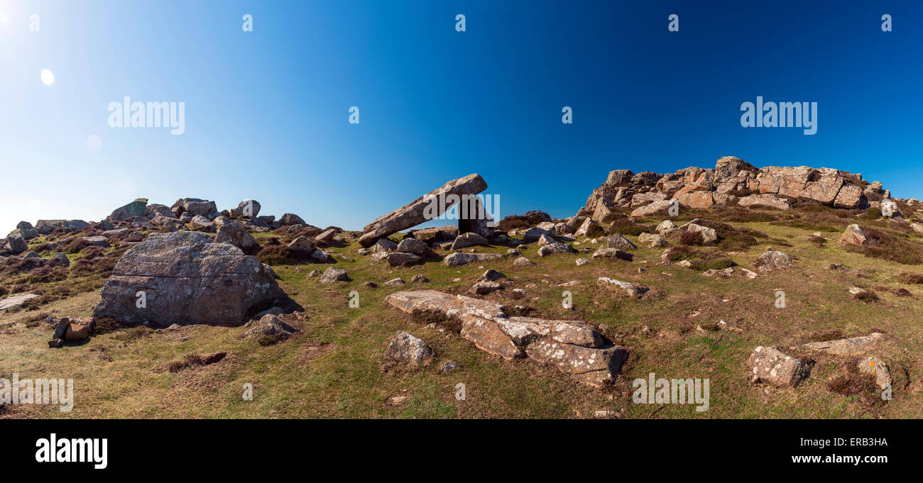 Coetan Arthur neolithischen Burial Chamber (Cromlech) in der Nähe von St. Davids Kopf, Pembrokeshire, Wales Stockfoto
