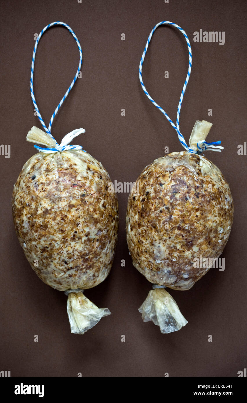 Haggis-Bälle - ein Beispiel für die seltsamen oder seltsamen Speisen, die von Menschen auf der ganzen Welt gegessen werden Stockfoto
