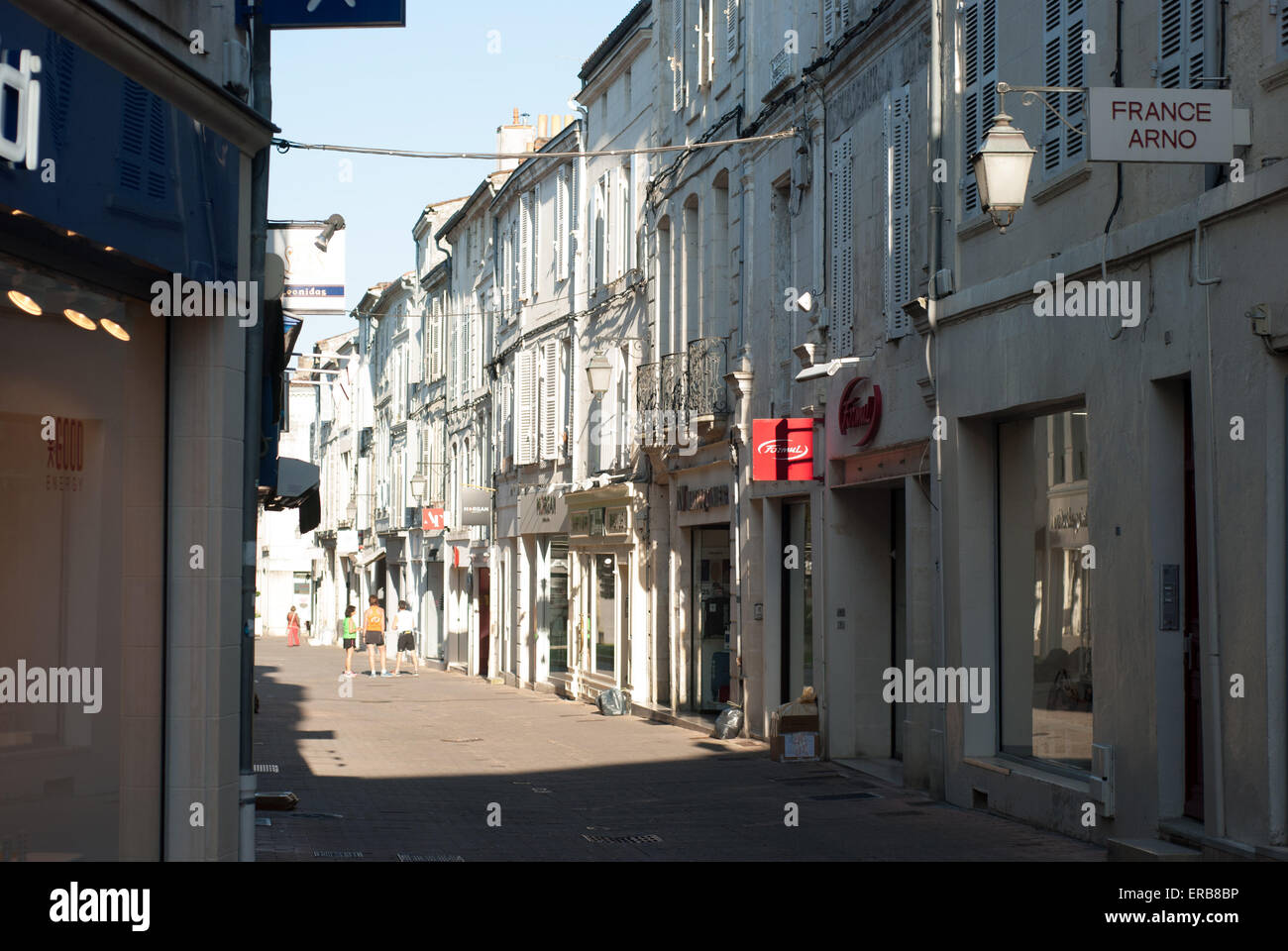 Straßenszene in Saintes Charente Maritime, Frankreich Stockfoto