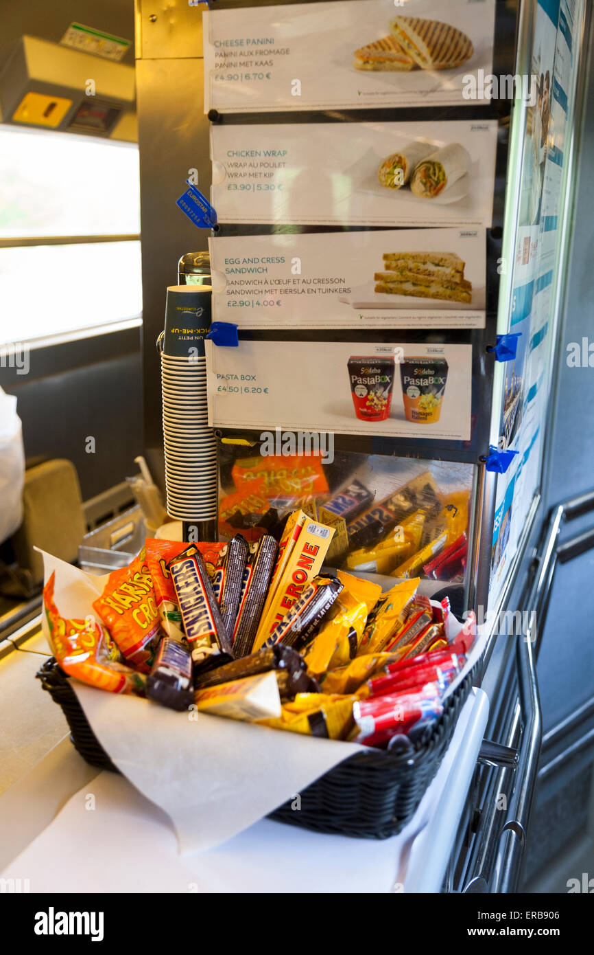 Anzeige von Gebäck im Buffet Wagen auf der Eurostar-Zug ab Paris (Brüssel). Stockfoto