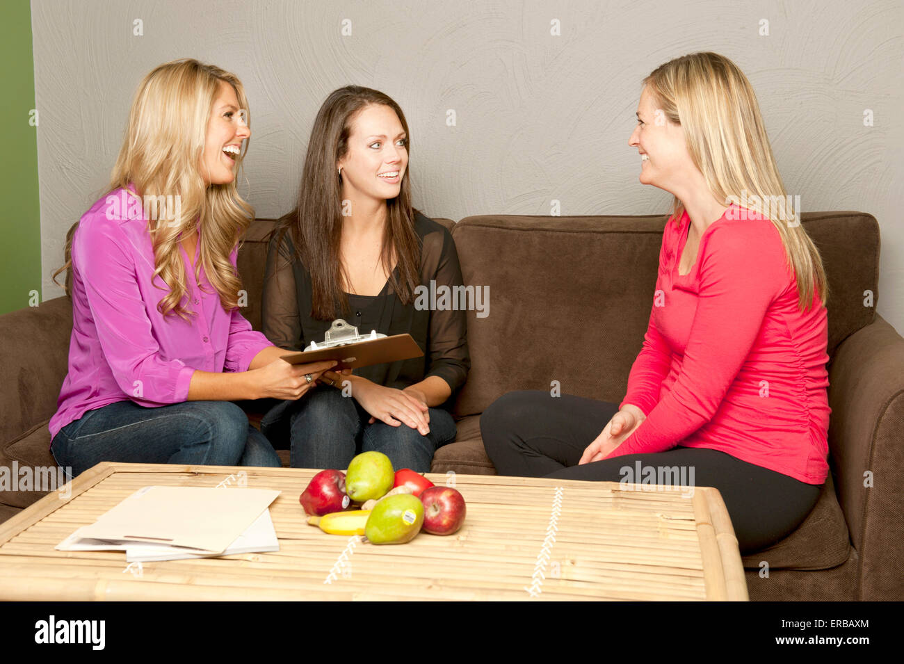 Ernährungsberatung auf Couch Stockfoto