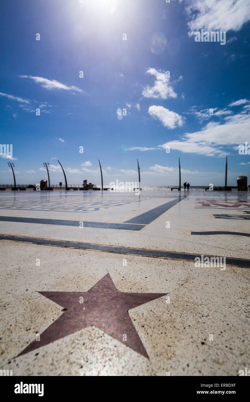 Blackpool, UK. 31. Mai 2015. UK-Wetter: Ein luftig, aber sonnigen Tag in Blackpool, Lancashire. Das Resort hofft für einen sonnigen und heißen Sommer, die Anzahl der Besucher der Stadt am Meer zu steigern.  Bildnachweis: Gary Telford/Alamy live-Nachrichten Stockfoto