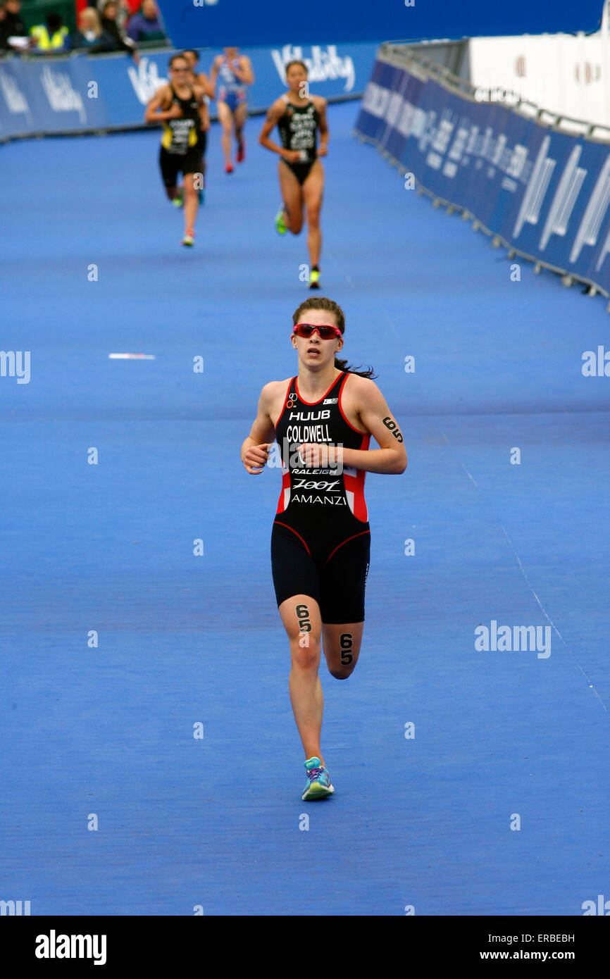 London, UK. 31. Mai 2015. Sophie Coldwell (GBR) findet 27. Platz mit einer Zeit von 00:57:30 bei Vitality World Triathlon London-Elite Men am Hyde Park in London-Elite Frauen Vitalität Welt Triathlon am Hyde Park während Vitality World Triathlon London-Elite Frauen am Hyde Park Credit: Dan Cooke/Alamy Live News Stockfoto