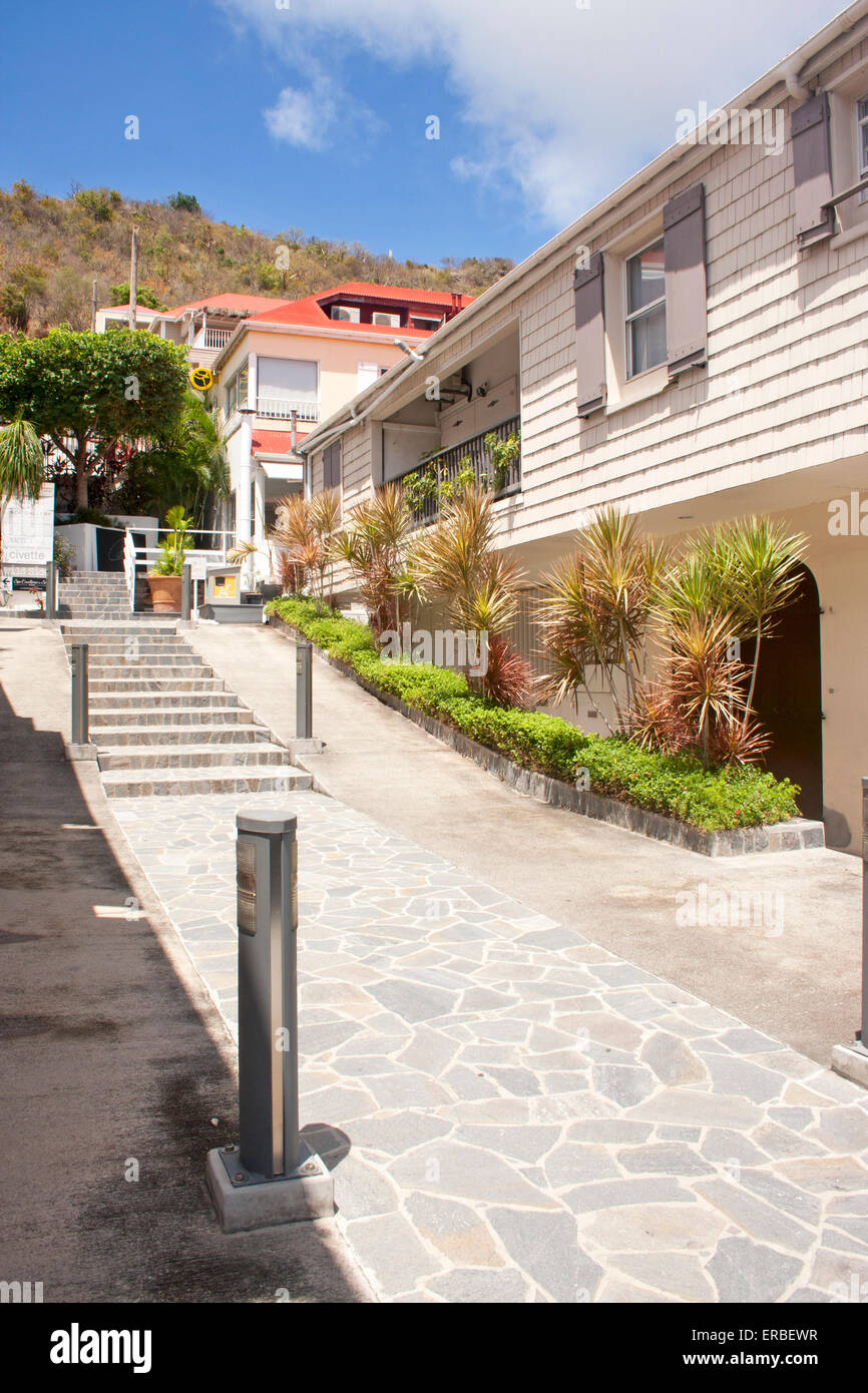 Ein malerischer Wanderweg führt hinauf in Gustavia, St. Barts Stockfoto