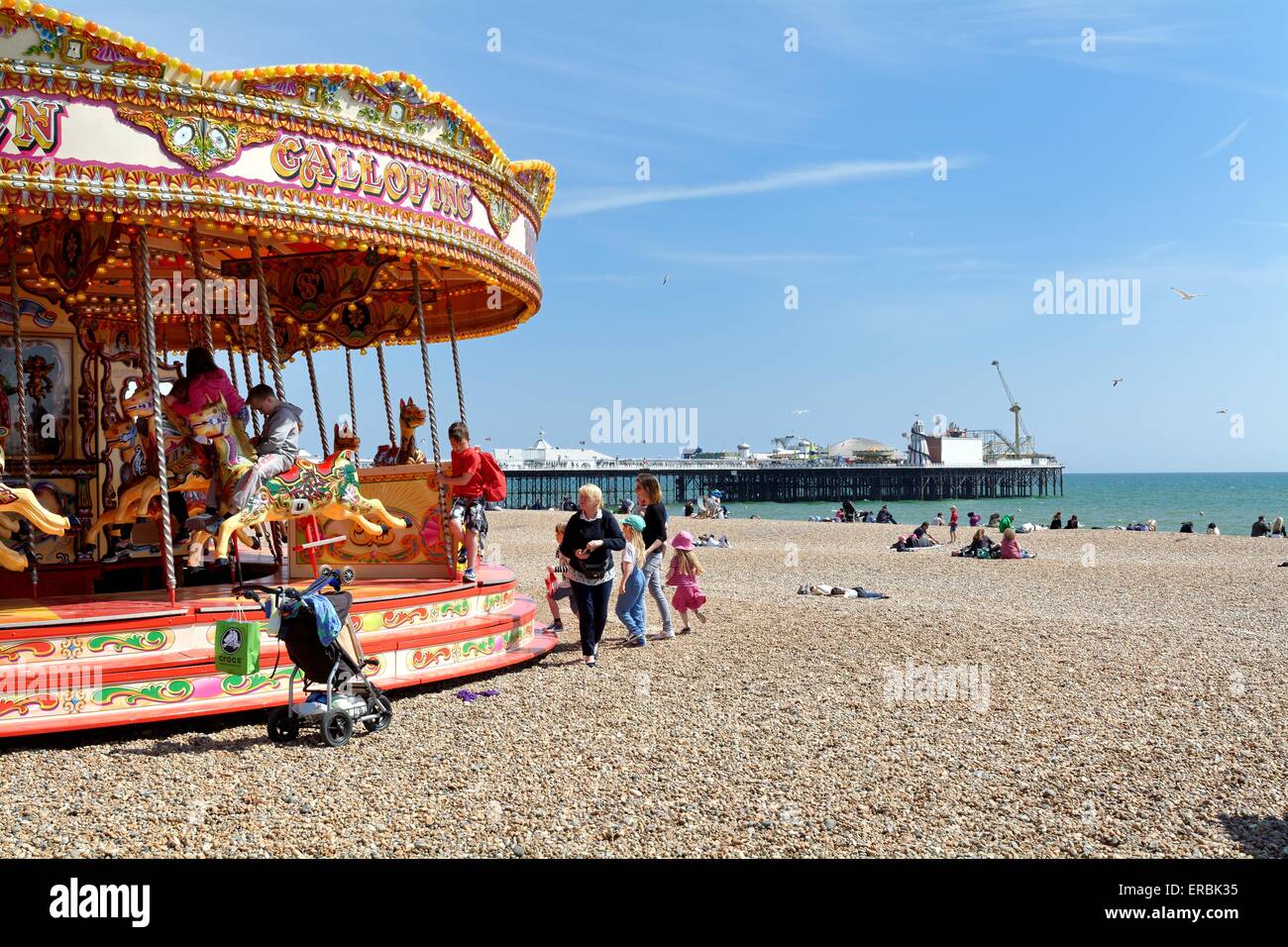 Golden Gallopers-Karussell auf Brighton beach Stockfoto