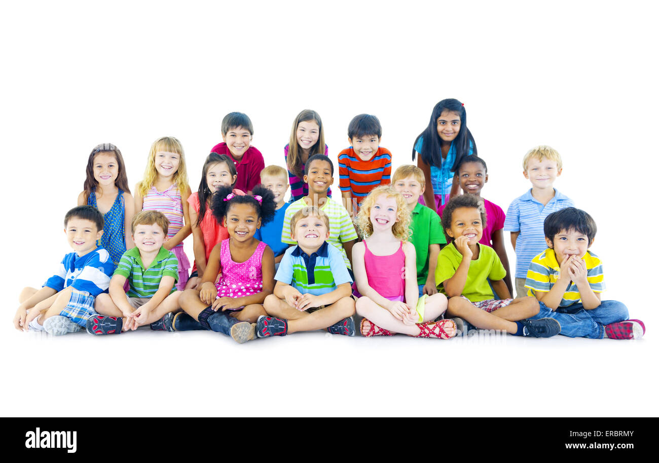 Multi-ethnischen Gruppe von Kindern sitzen Stockfoto
