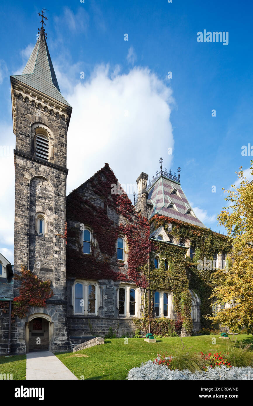 Alte Gebäude an Universität von Toronto, Frühherbst Stockfoto