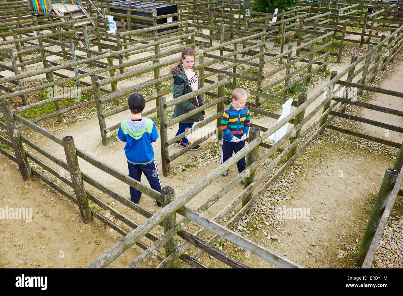Ein Zaun Labyrinth im Cotswold Farm Park Bemborough Farm Kineton UK Stockfoto