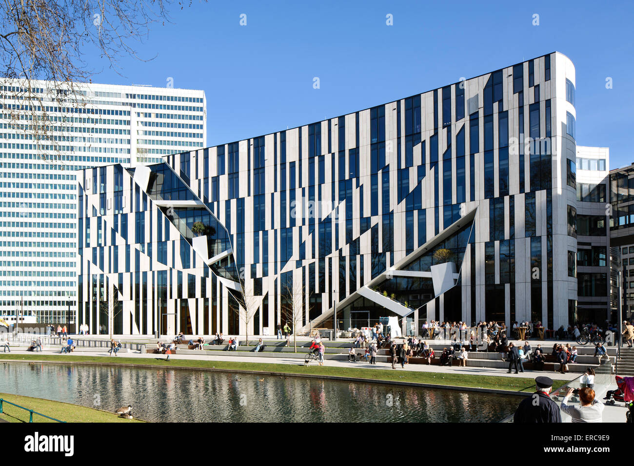 Büro- und Geschäftshaus Kö-Bogen, Architekt Daniel Libeskind, Königsallee, Düsseldorf, Rheinland Stockfoto