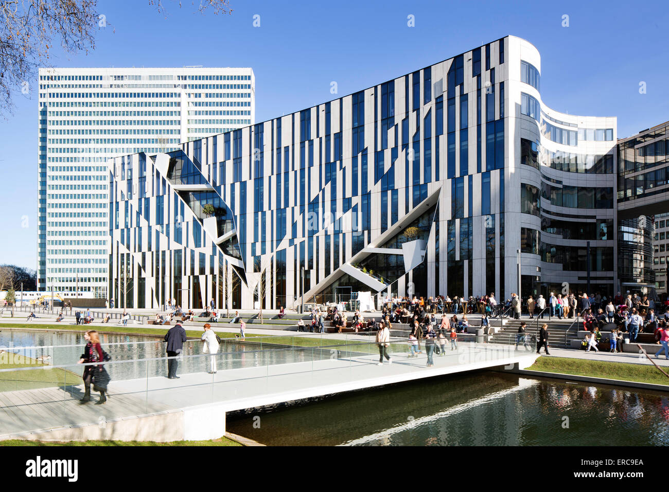 Büro- und Geschäftshaus Kö-Bogen, Architekt Daniel Libeskind, Königsallee, Düsseldorf, Rheinland Stockfoto