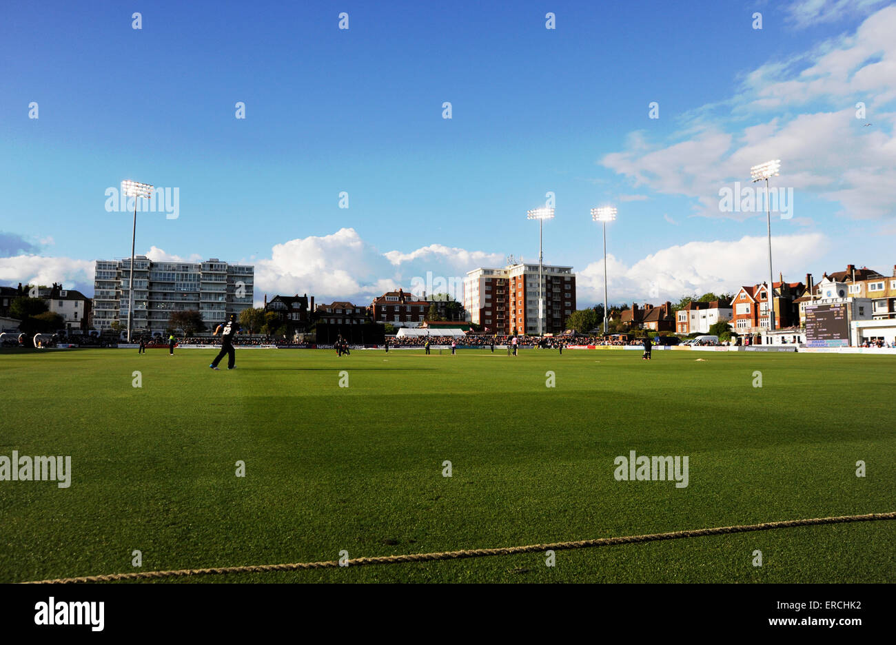 Flutlicht T20 Blast Cricket Match zwischen Sussex Sharks und Middlesex im Hove County Ground at Night UK Stockfoto