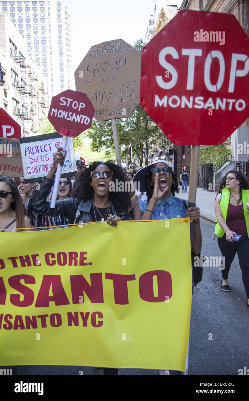 Protestmarsch gegen Monsanto, gentechnisch veränderte Lebensmittel und die Firma Angriff auf ein "Verbraucher, Recht zu wissen." Stockfoto