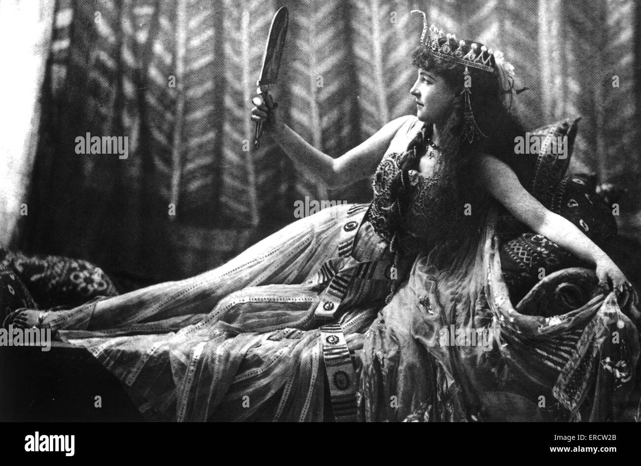 Gefeierte Schönheit, Schauspielerin LILLIE LANGTRY (1853-1929) und königliche Geliebte. Hier als Cleopatra über 1890, wenn sie in einer Inszenierung von London erscheine Stockfoto