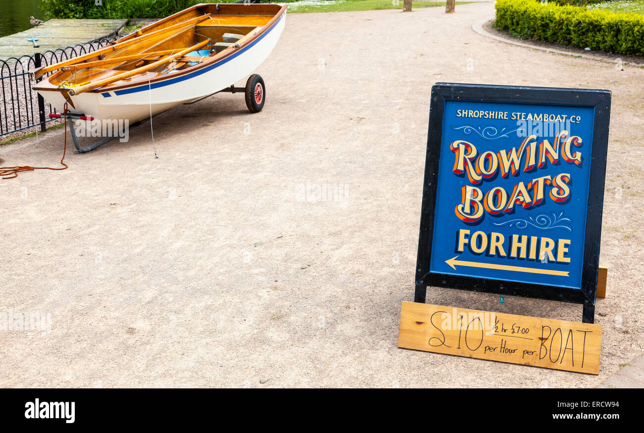 Melden Sie Werbung Ruderboote zu mieten auf The Mere, Ellesmere (Shropshire Seenplatte), Shropshire, UK Stockfoto