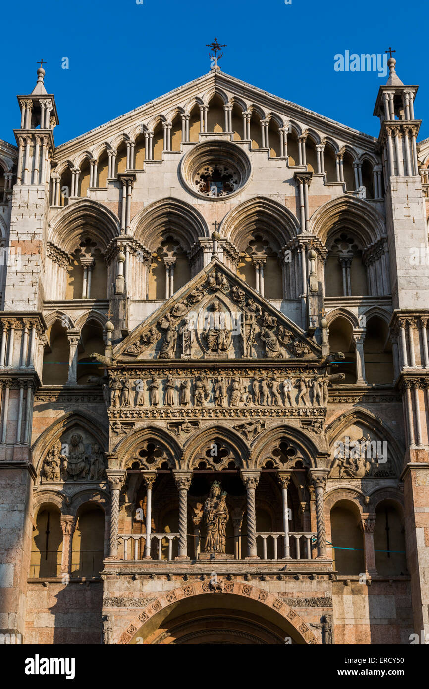 Fassade von Ferrara Kathedrale Basilica Cattedrale di San Giorgio, Ferrara, Italien Stockfoto